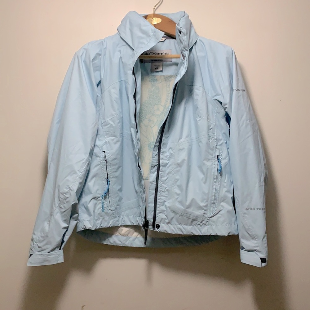 Women’s size medium lightweight titanium Columbia wind breaker jacket. New!